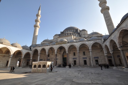 S leymaniye Mosque - Courtyard2